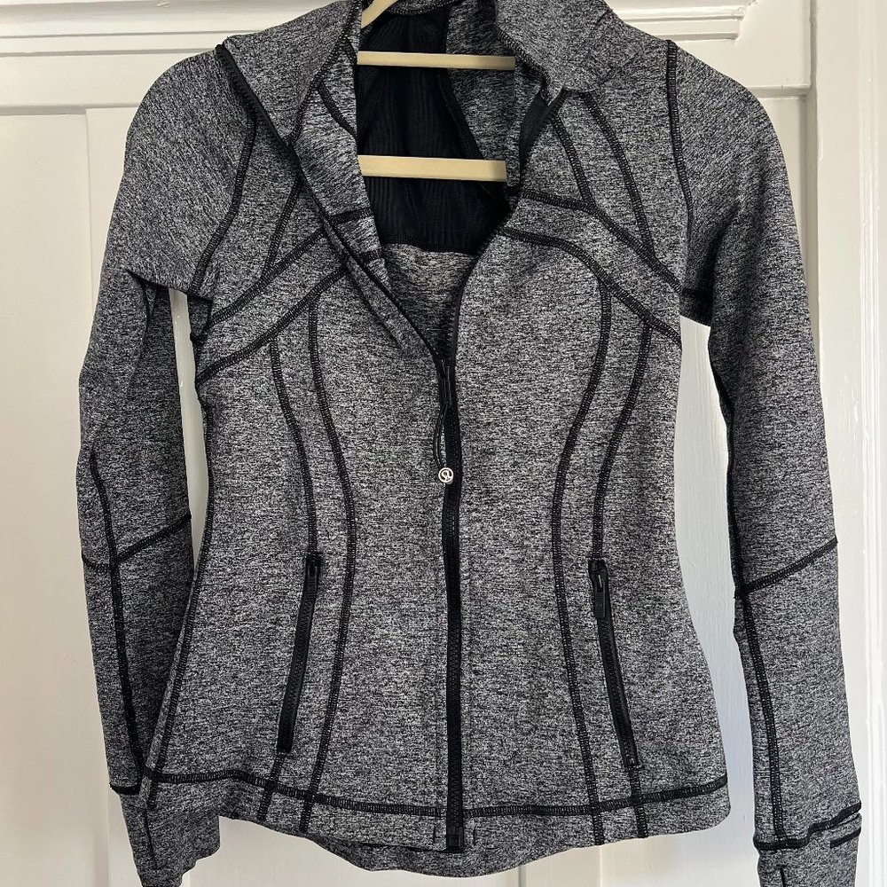 "Define" Lululemon Jacket. Dark Heather Grey, Size 4
